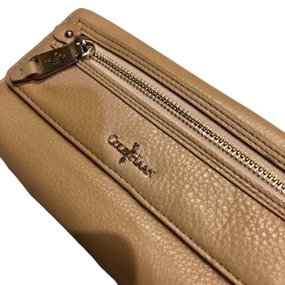 {Cole Haan} Snap Wallet (Nude)
